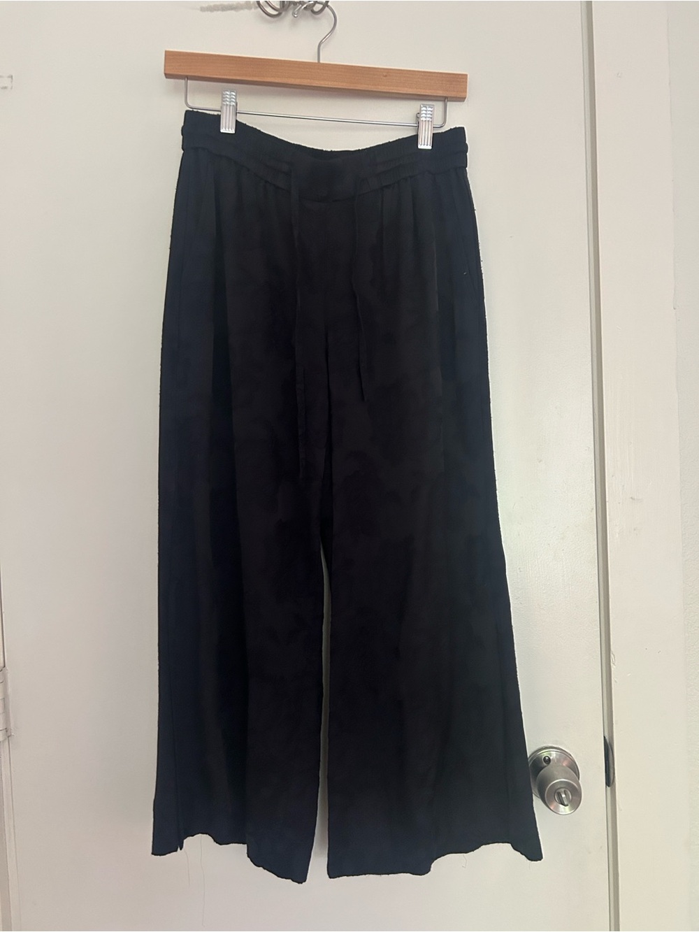 Vince Navy Floral Jacquard Pants
